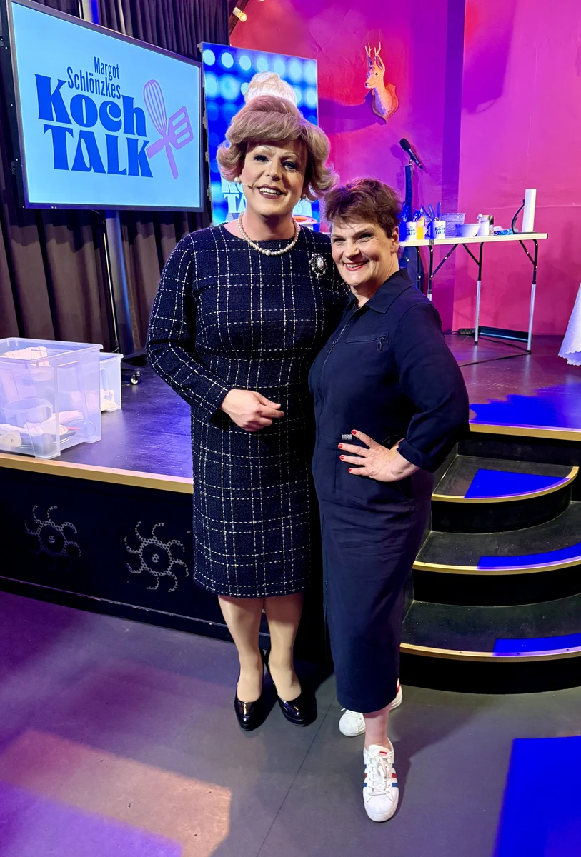 Margot Schlönzke und Gayle Tufts beim Koch-Talk im BKA-Theater Berlin